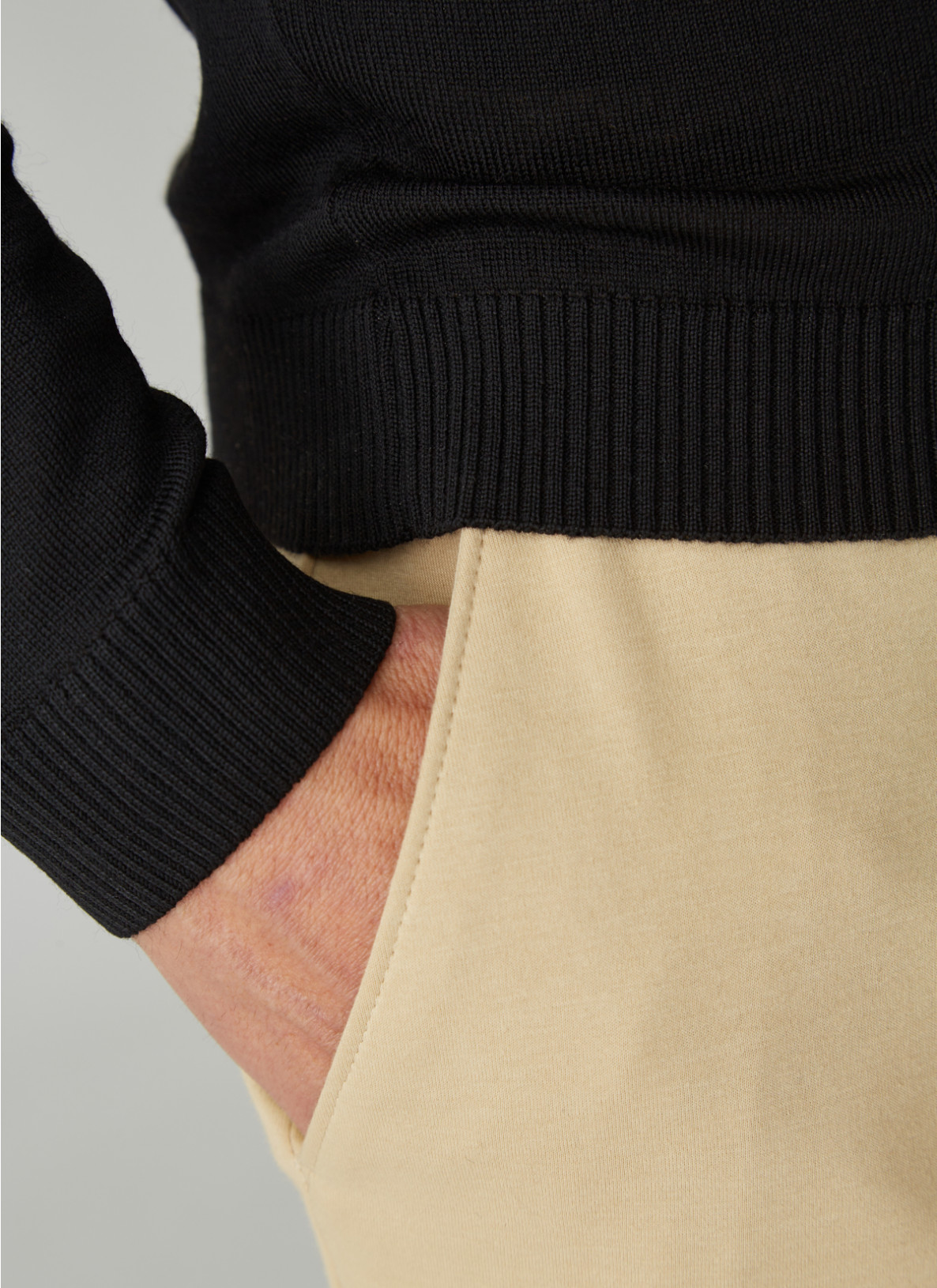 Pullover V-Ausschnitt 1/1 Arm, Black Detailansicht 2