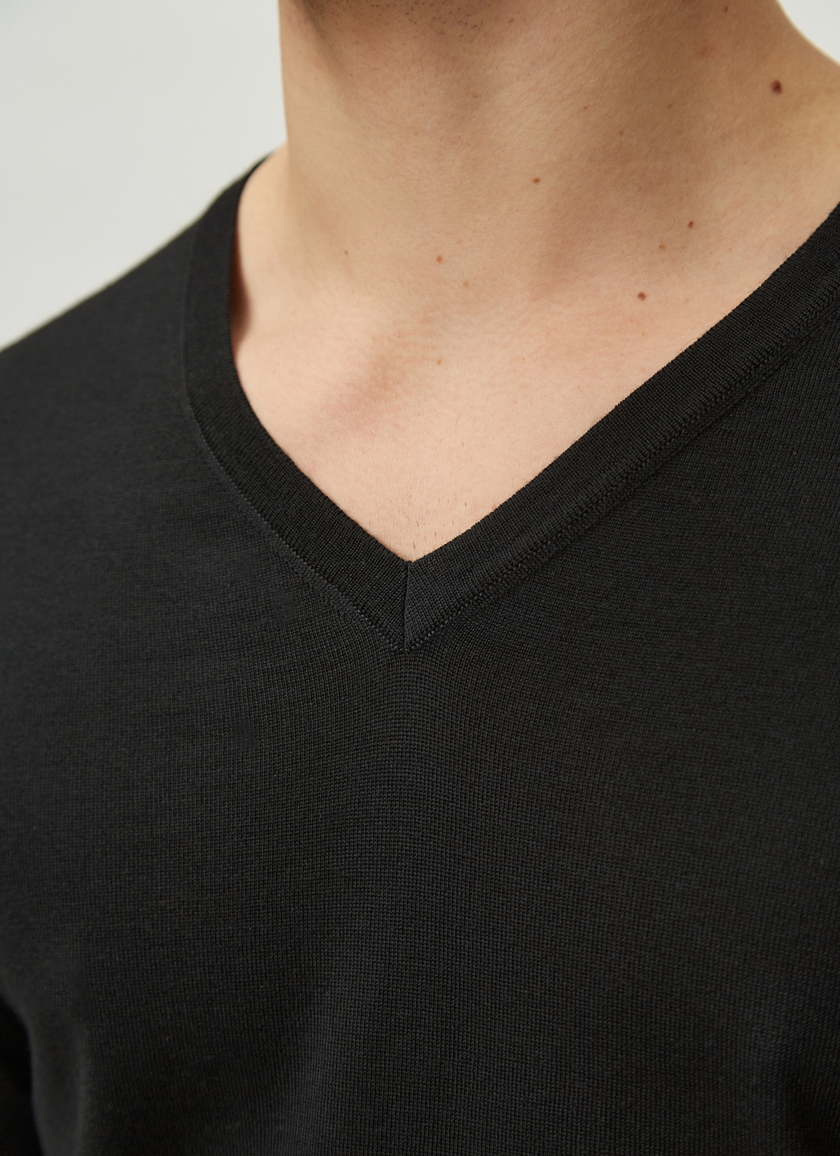 Pullover V-Ausschnitt 1/1 Arm, Black Detailansicht 2