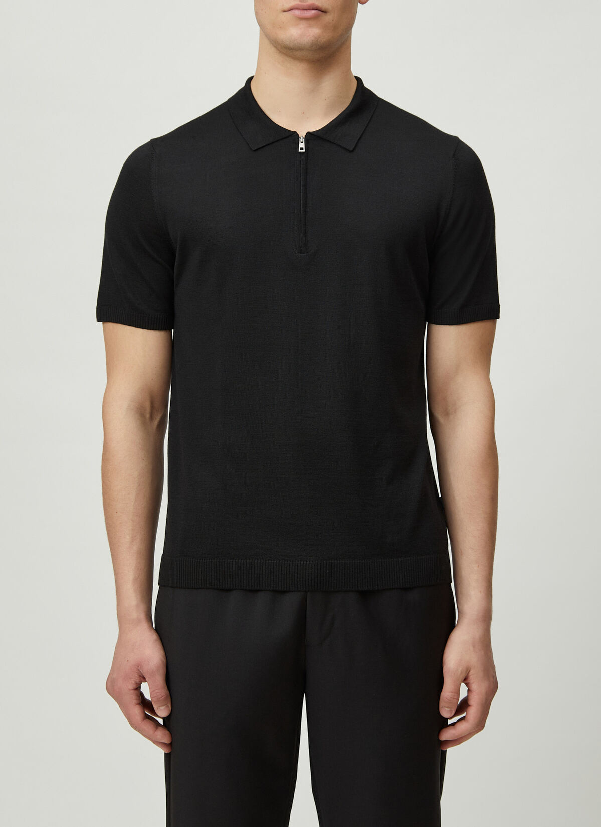 Pullover Polo 1/2 Arm, Black Frontansicht