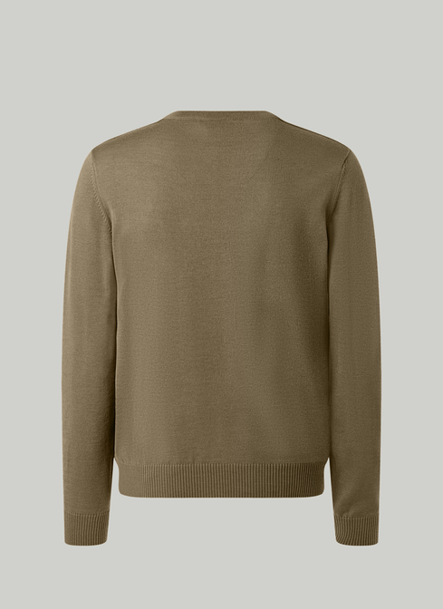 Pullover width=