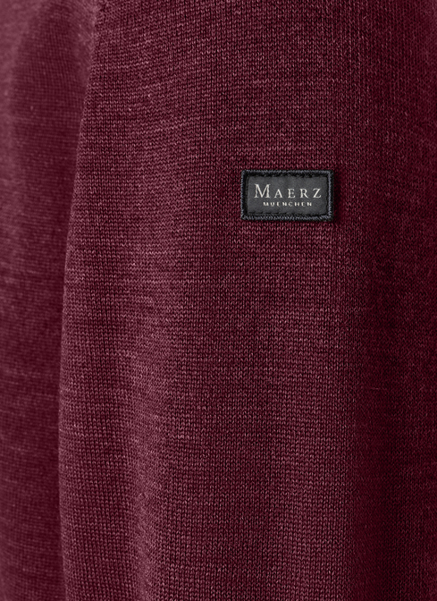 Pullover width=
