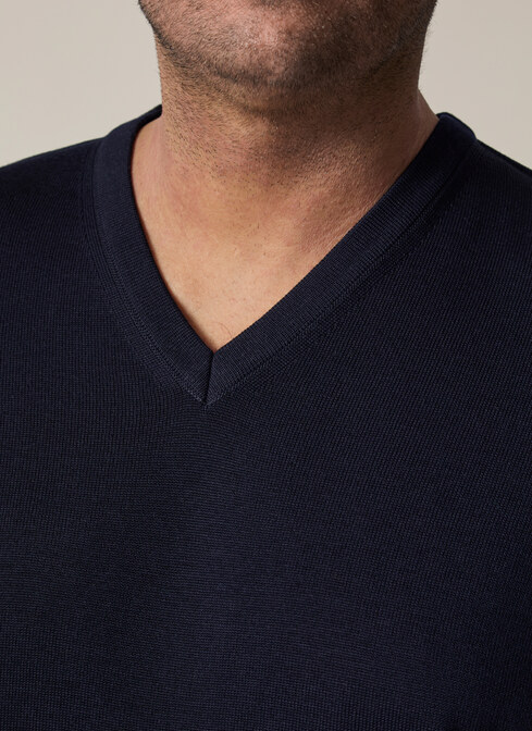 Pullover width=
