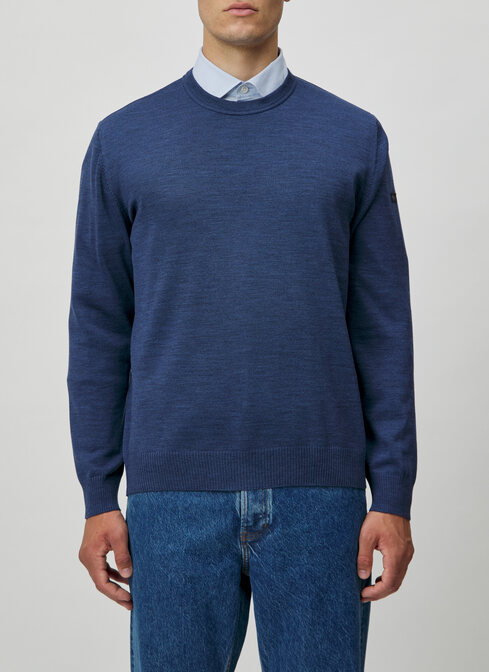 Pullover width=