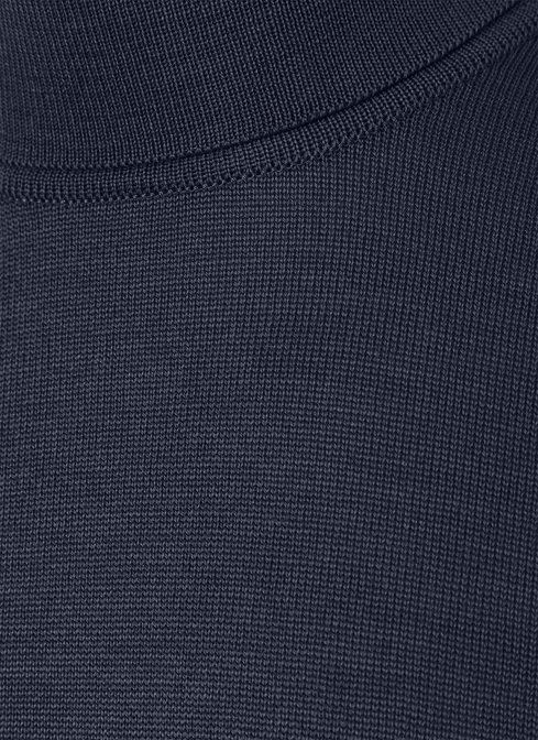Pullover width=