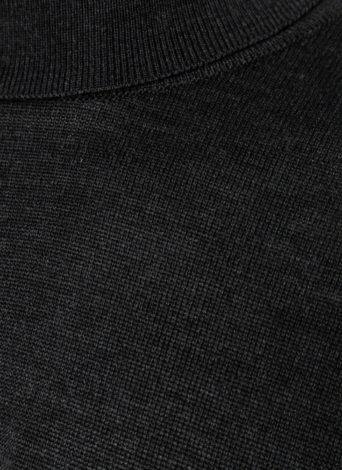 Pullover width=