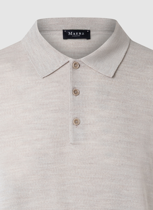 Pullover width=