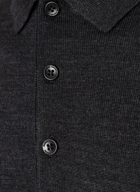 Pullover width=