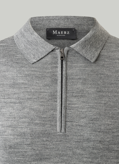 Pullover width=