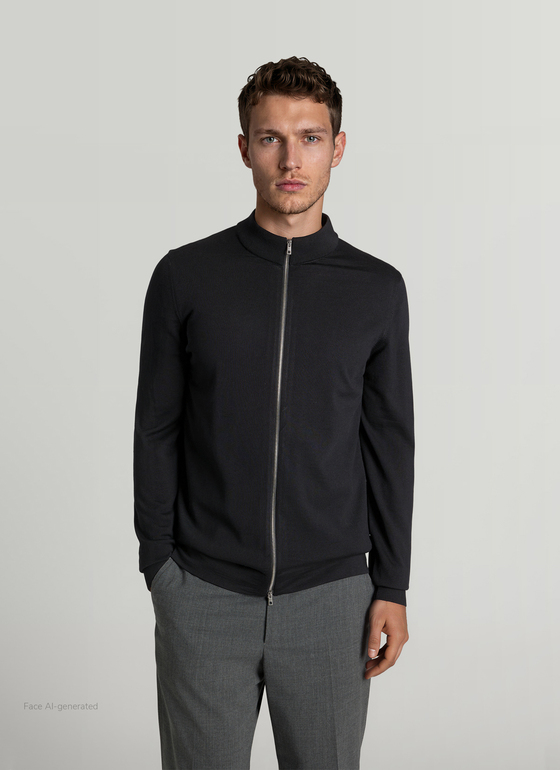 Strickjacke Zip 1/1 Arm Black Frontansicht