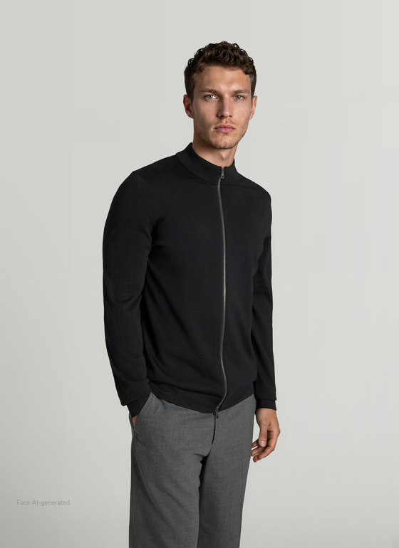 Strickjacke Zip 1/1 Arm Black Frontansicht