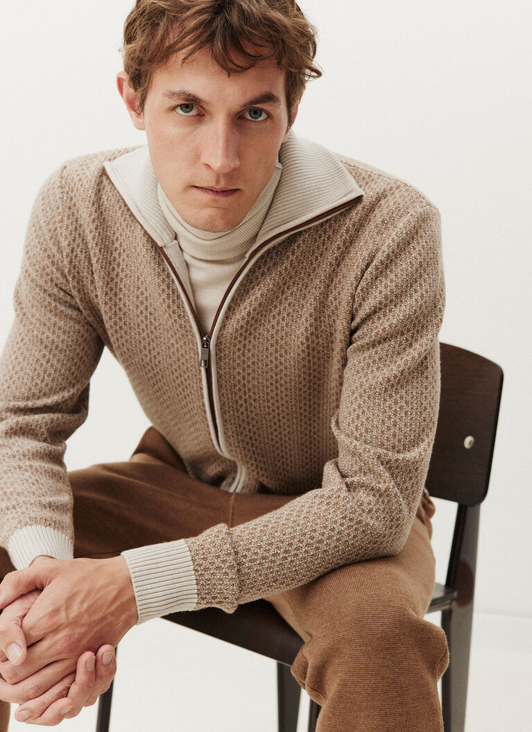 Strickjacke Zip 1/1 Arm, Oat Milk Frontansicht