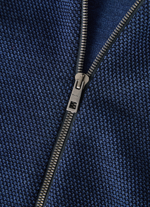 Weste width=