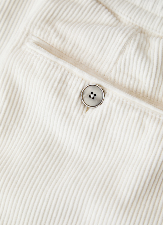 Hose Off White Frontansicht