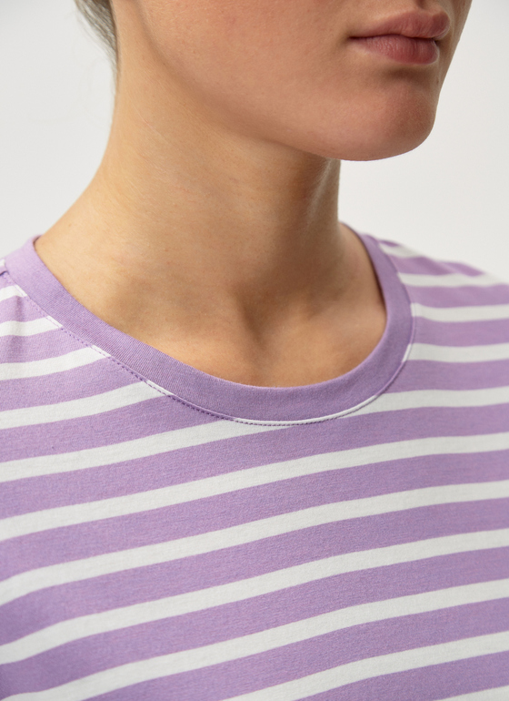 T-Shirt Rundhals 1/2 Arm Purple Cream Frontansicht