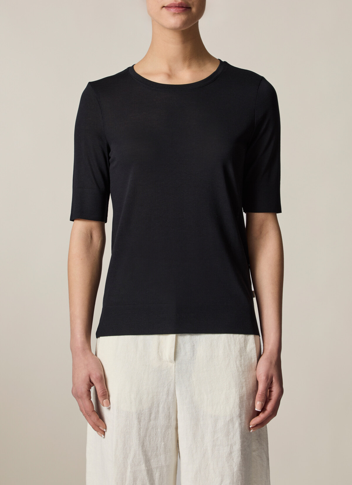 T-Shirt Rundhals 1/2 Arm, Black Detailansicht 1
