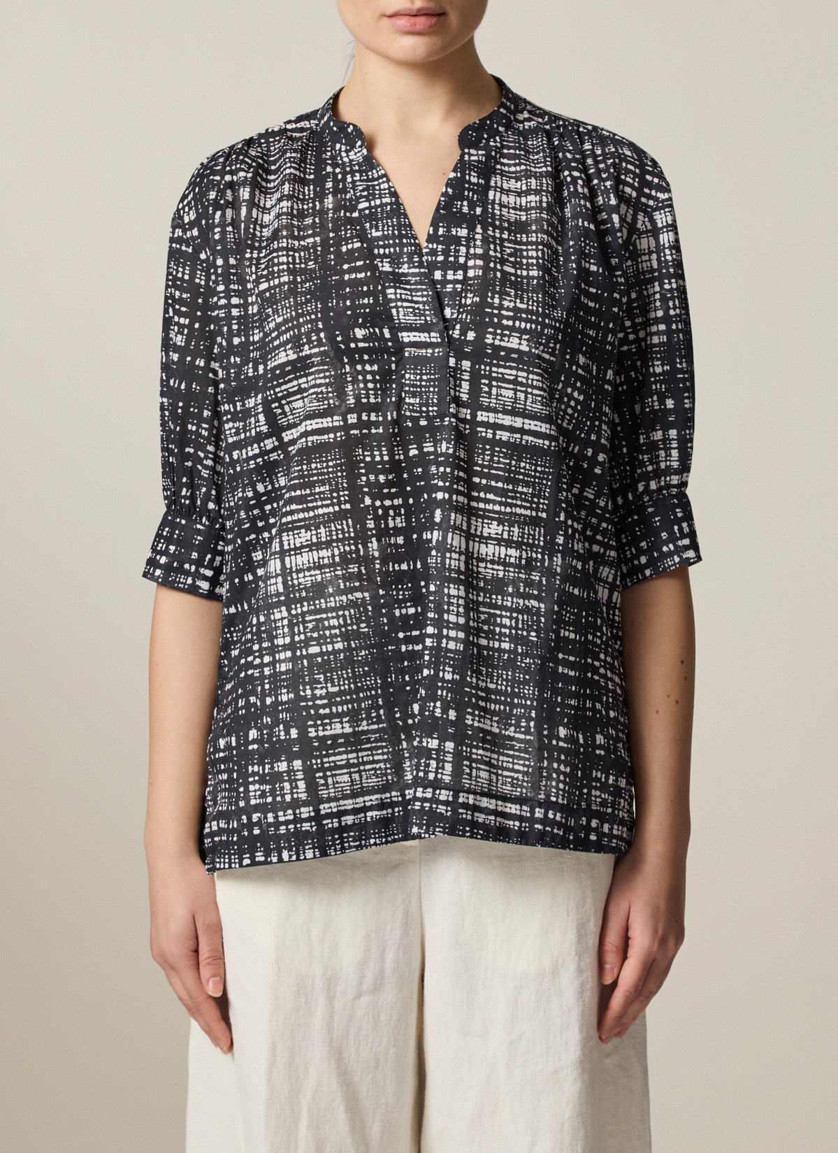 Bluse 1/2 Arm, Black Frontansicht