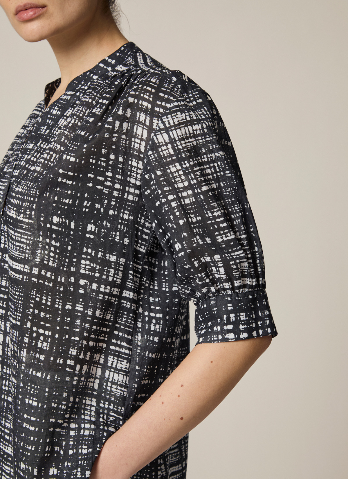 Bluse 1/2 Arm, Black Detailansicht 2