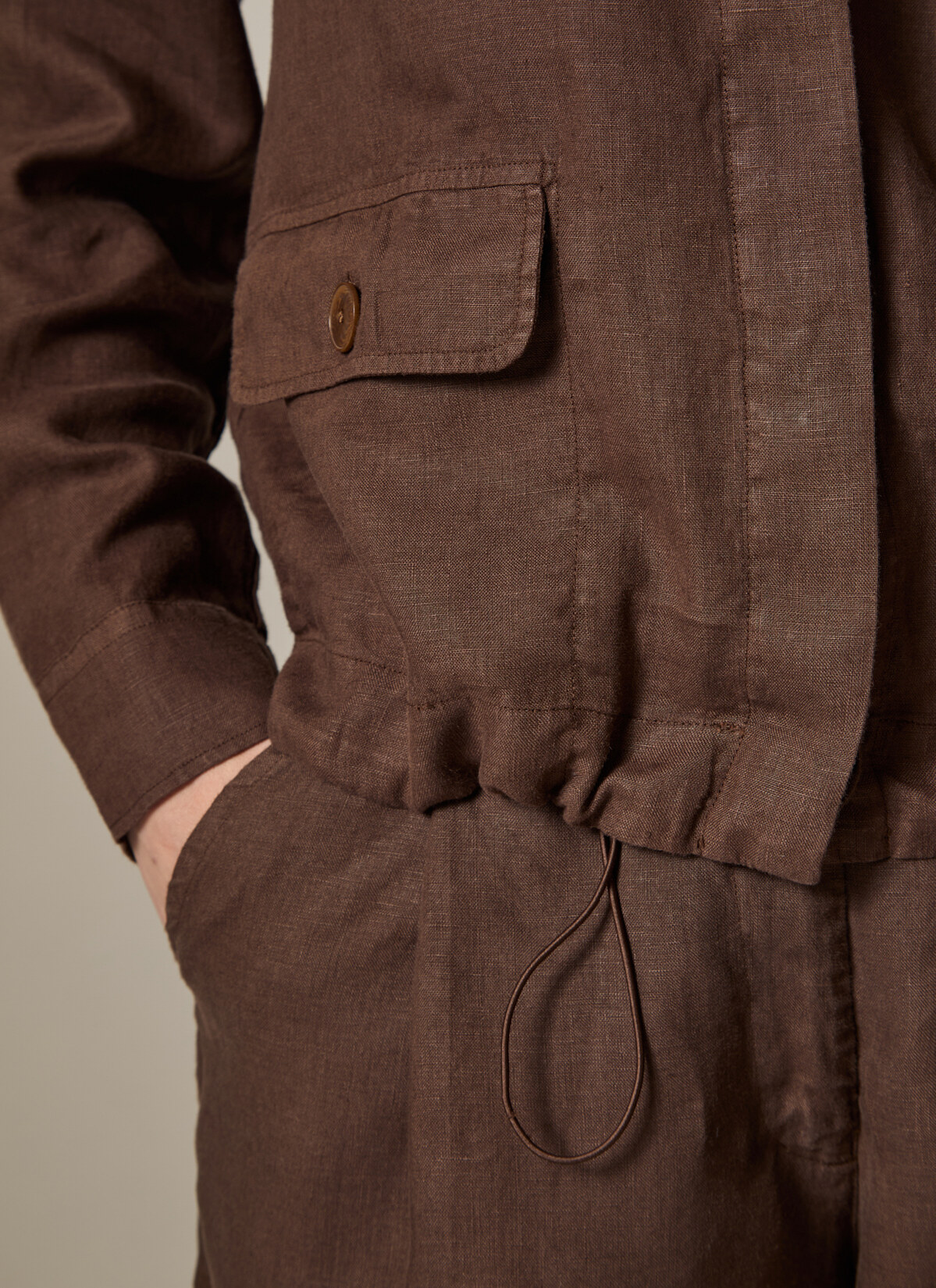 T-Shirt V-Ausschnitt, Dark Chocolate Detailansicht 1