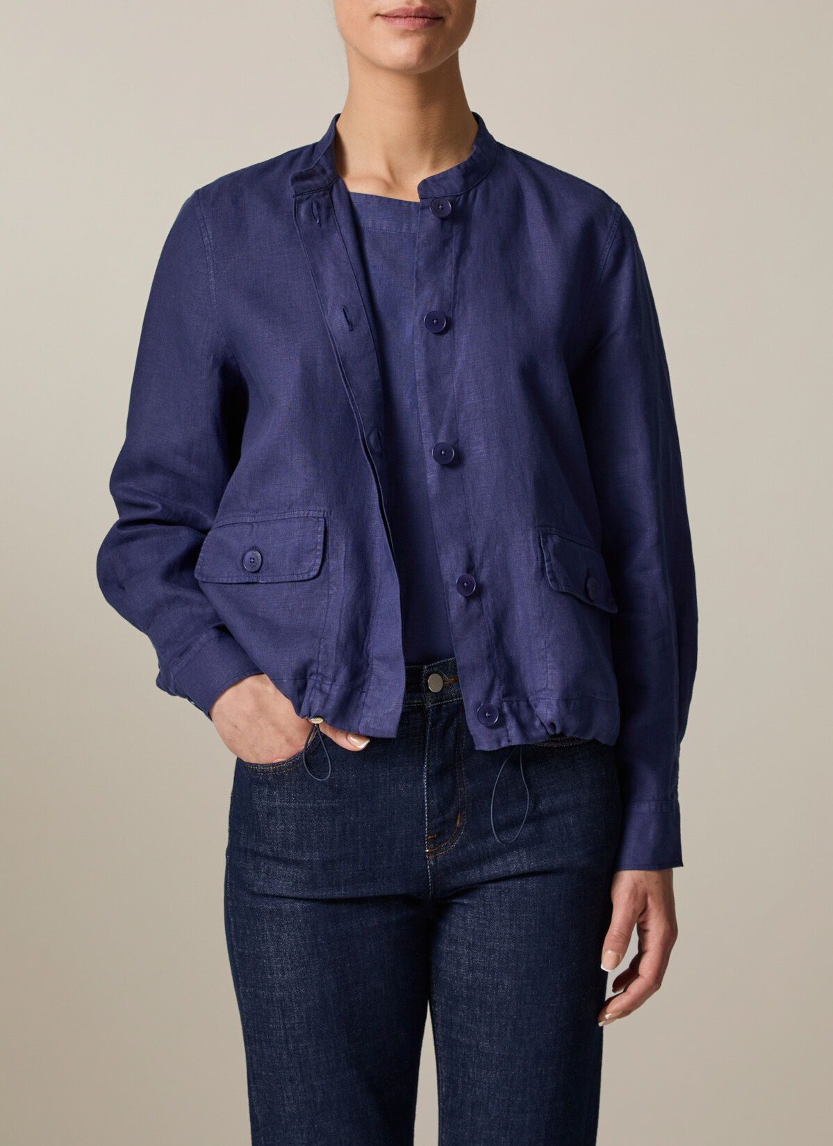 T-Shirt V-Ausschnitt, Mystic Blue Detailansicht 2