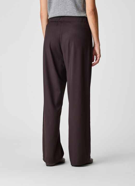 Hose Dark Espresso Frontansicht