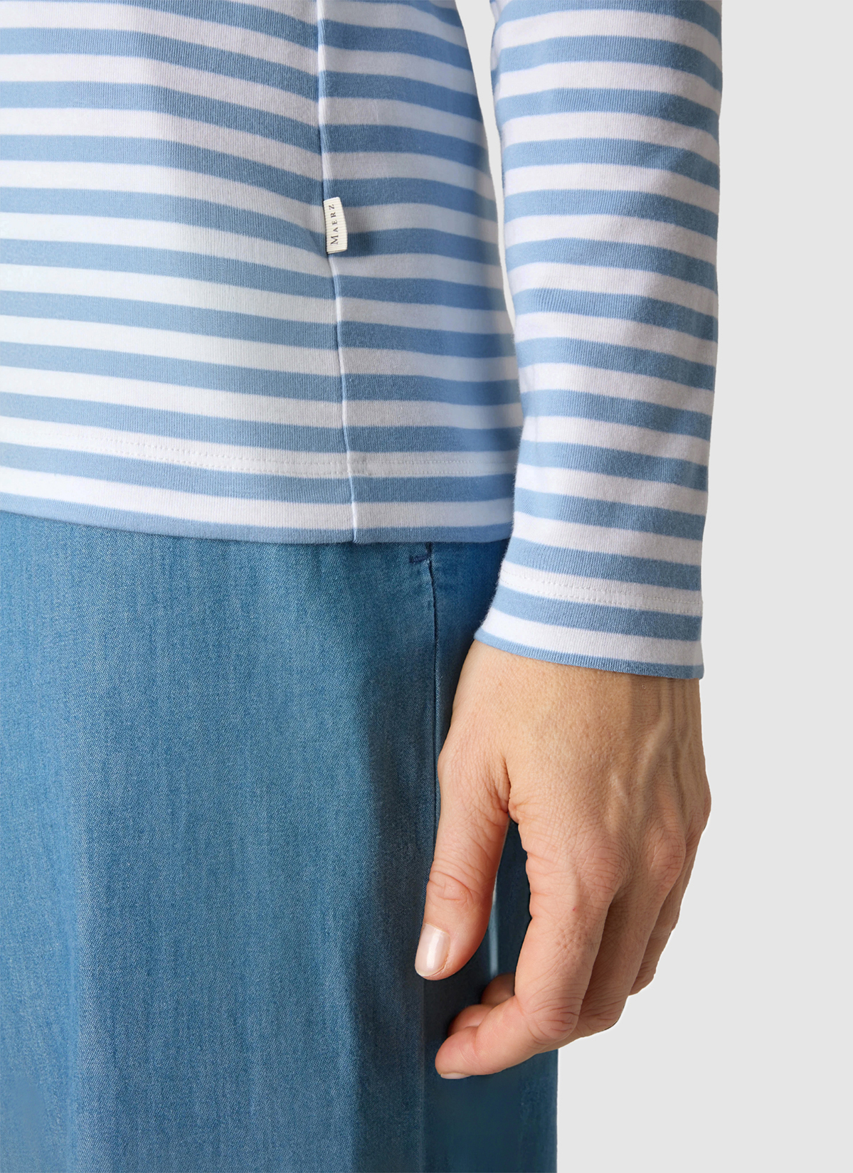 T-Shirt Rundhals, Endless Sky Detailansicht 1