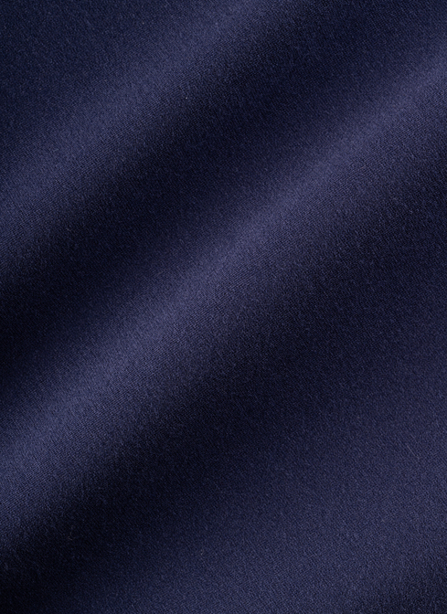 Kleid width=