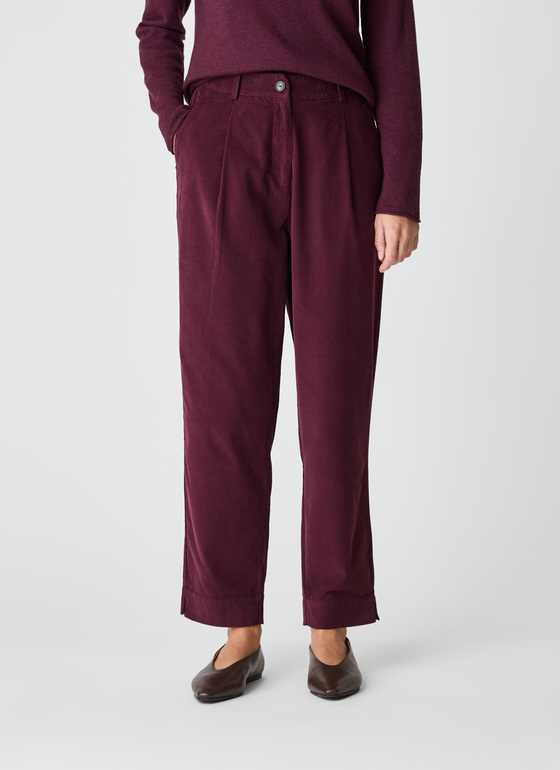 Hose Oxid Red Frontansicht