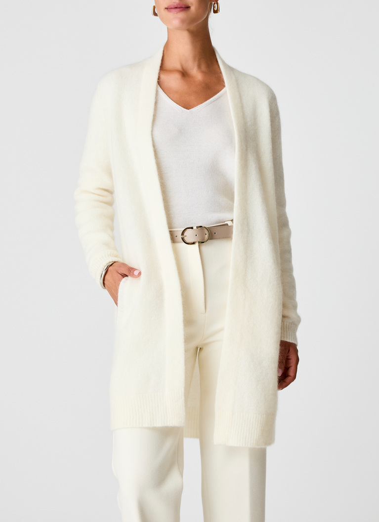 StrickjackeNew White Frontansicht