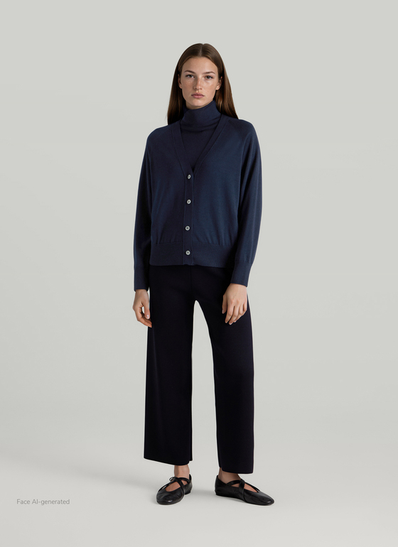 Strick Cardigan 1/1 Arm Dark Denim Frontansicht