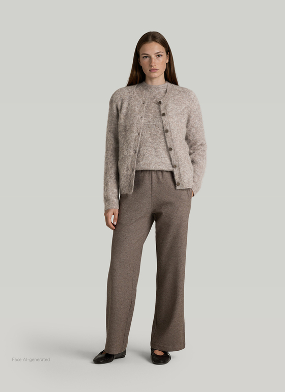 Strickjacke Knopf 1/1 Arm Taupe Grey Frontansicht