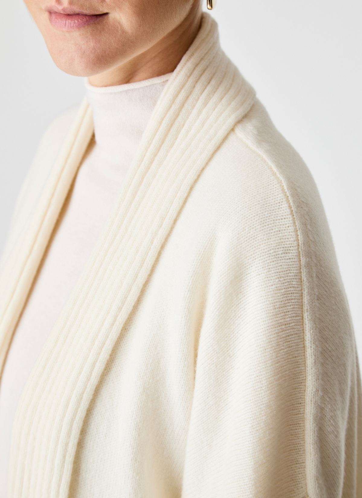 Strickjacke Schalkragen 1/1 Arm, New White Detailansicht 2