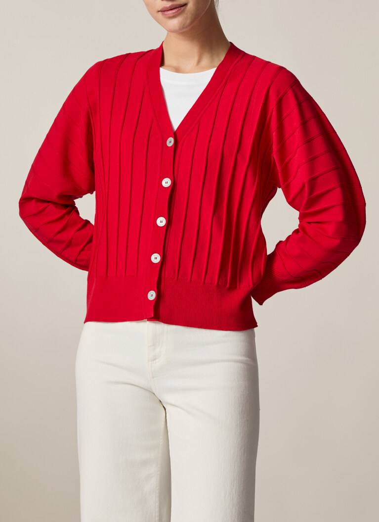 Strickjacke Knopf 1/1 Arm, Lychee Red Frontansicht