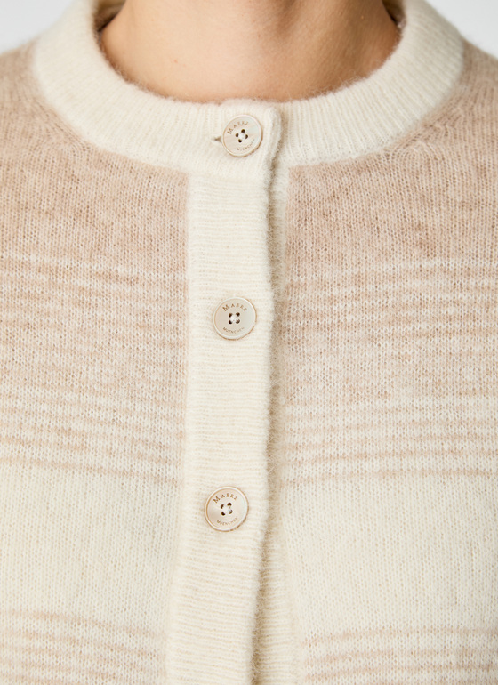 Strickjacke 1/1 Arm Sand Frontansicht