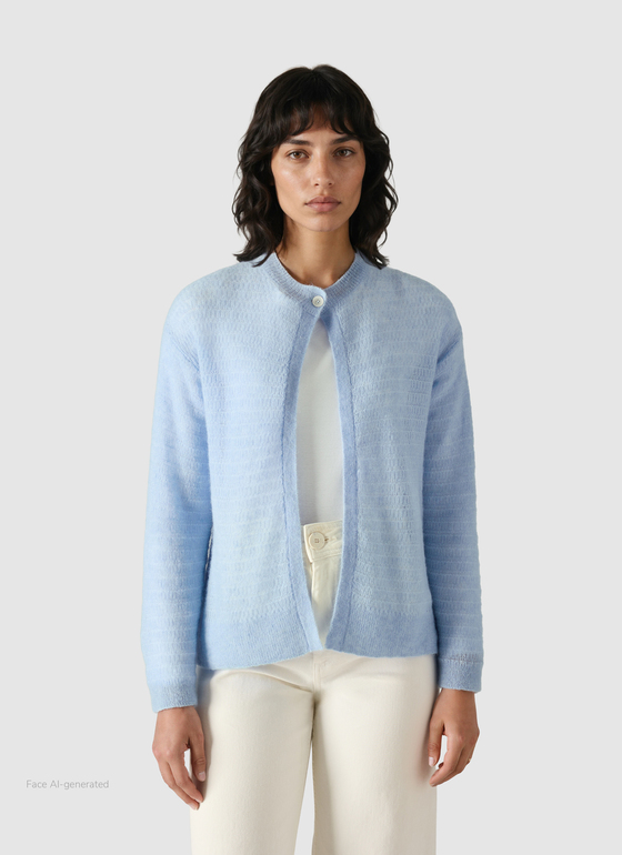 Strickjacke Knopf 1/1 Arm Endless Sky Frontansicht