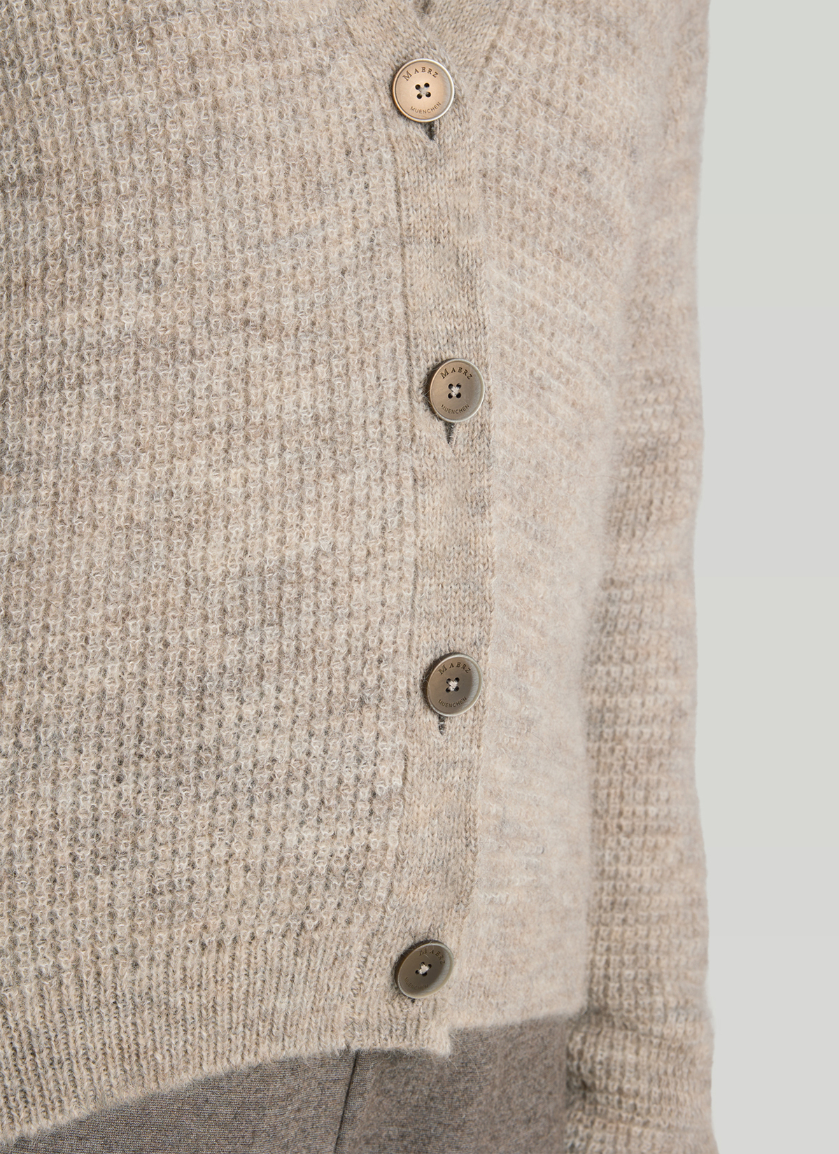 Strickjacke Knopf 1/1 Arm, Autumn Stone Detailansicht 1