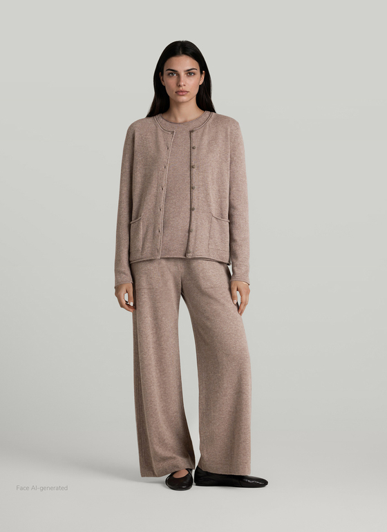 Strickjacke 1/1 Arm Taupe Grey Frontansicht