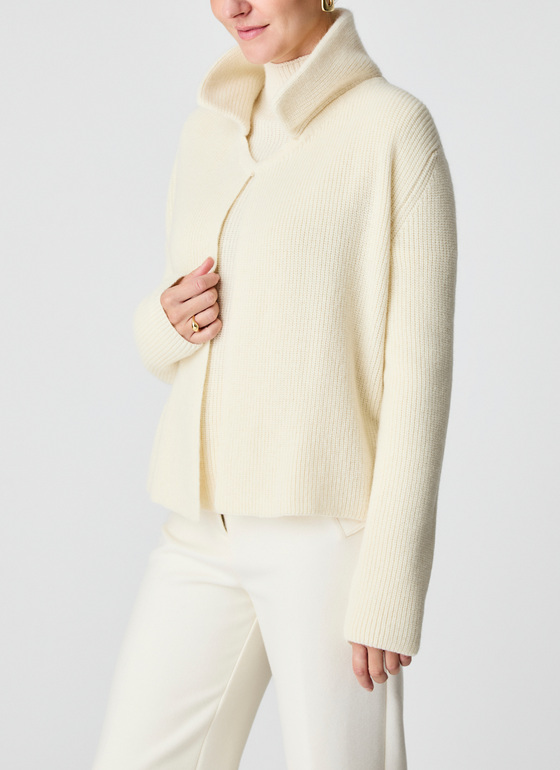 Strickjacke 1/1 Arm New White Frontansicht