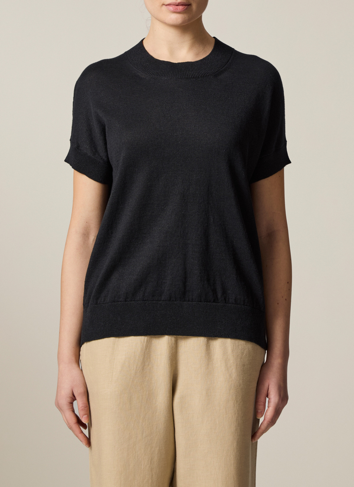 Pullover Rundhals 1/2 Arm, Black Frontansicht