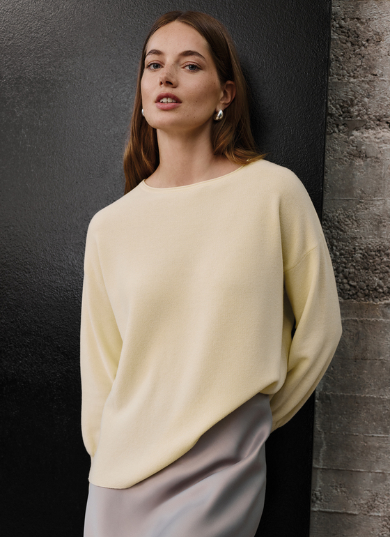 Pullover Rundhals 1/1 Arm Light Yellow Frontansicht