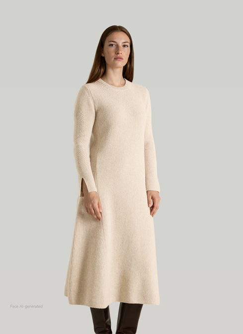 Kleid width=
