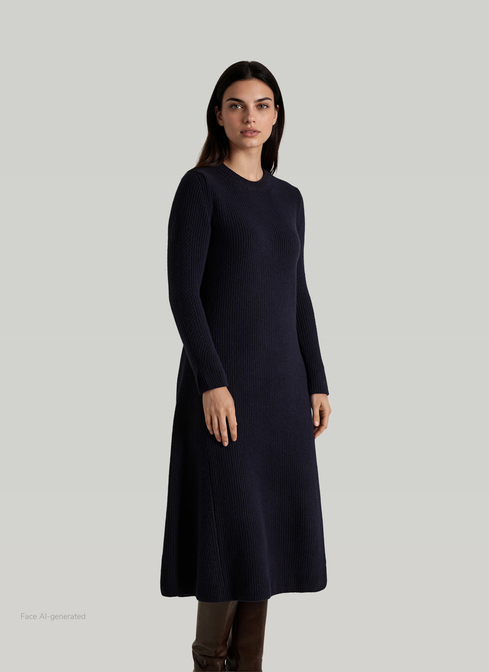 Kleid width=