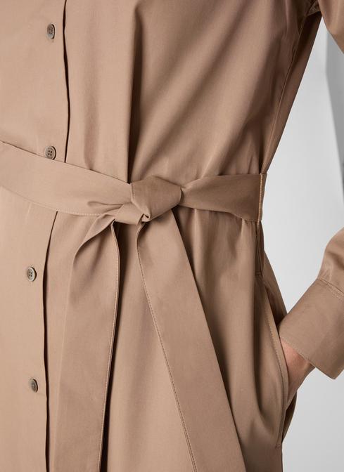 Kleid width=