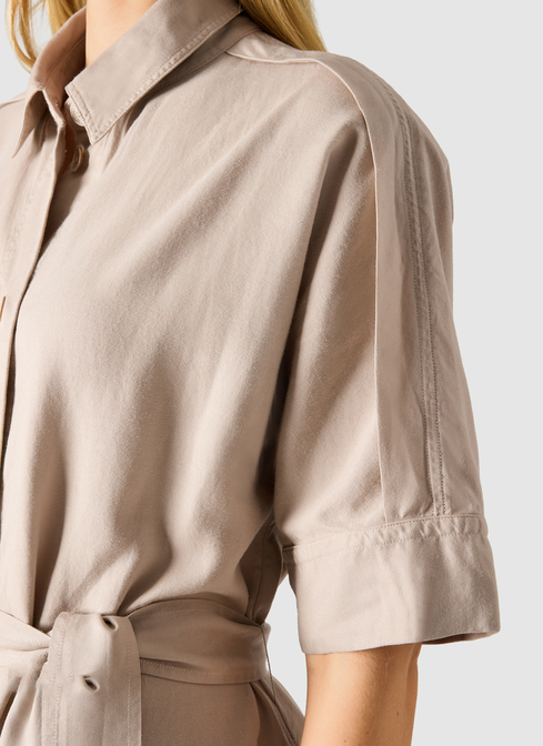 Kleid width=